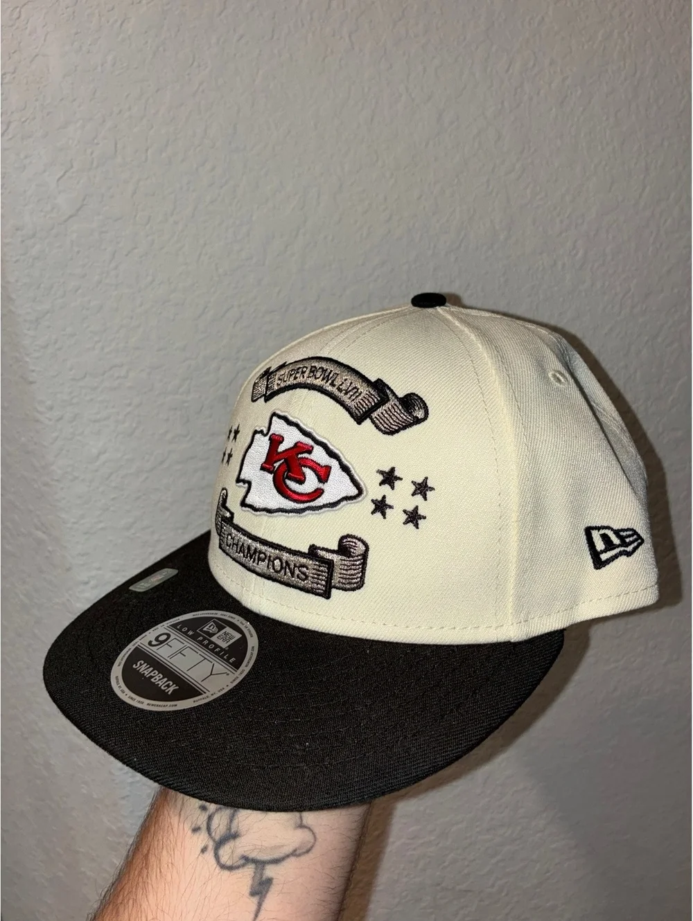 Men's New Era Cream Kansas City Chiefs Super Bowl LVII Champion NWT SnapBack Hat
